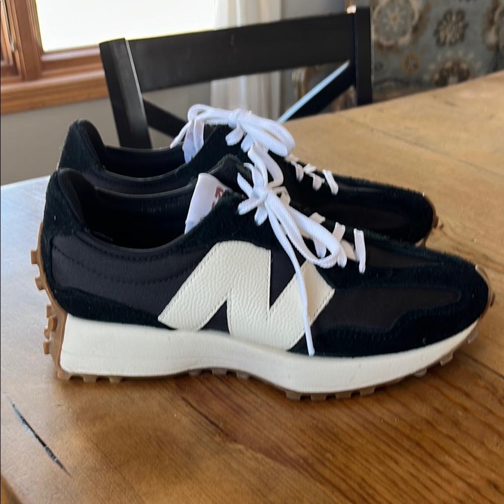 New Balance 327 Women’s Black and White Sneakers